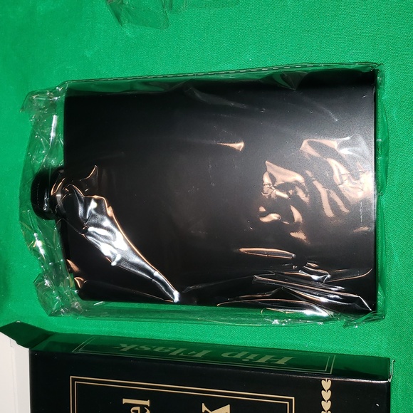 5 Stainless Steel Hip Flasks with 5 Steel Funnels New In Box - Picture 2 of 7